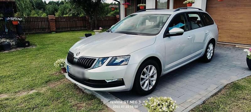 Silber Gebraucht 2018 Skoda Octavia Ambition Kombi | 10.500 € (Guter Preis) - Bild 1/4