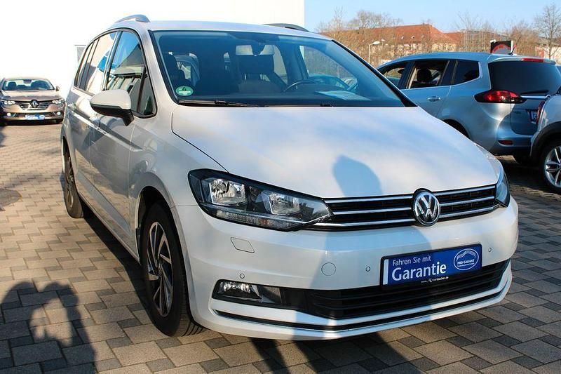 Gebraucht VW Touran Sound 150 PS (110 kW) 2017 Weiß Van / Kleinbus