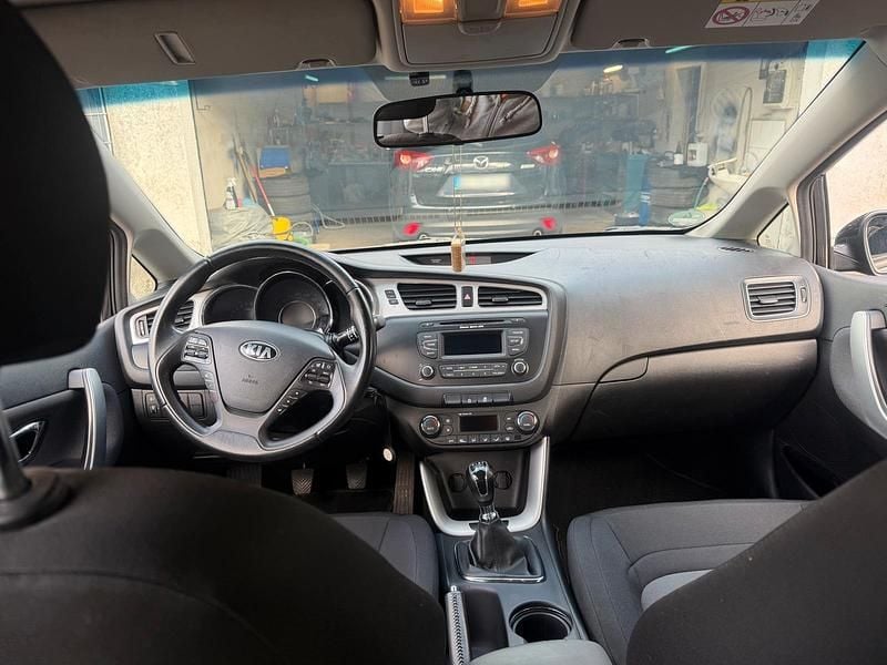 Gebraucht Kia Ceed 99 PS (72 kW) 2016 Schwarz Kleinwagen