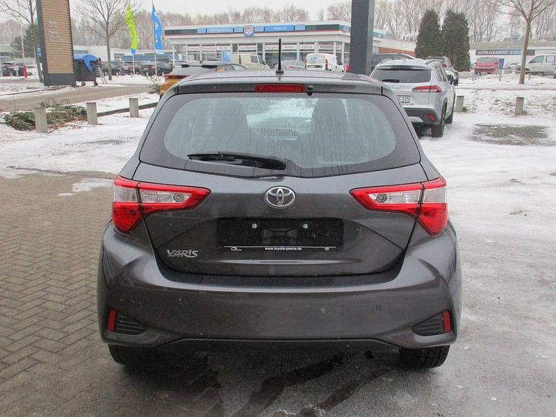 Gebraucht Toyota Yaris Comfort 72 PS (52 kW) 2020 Grau Limousine