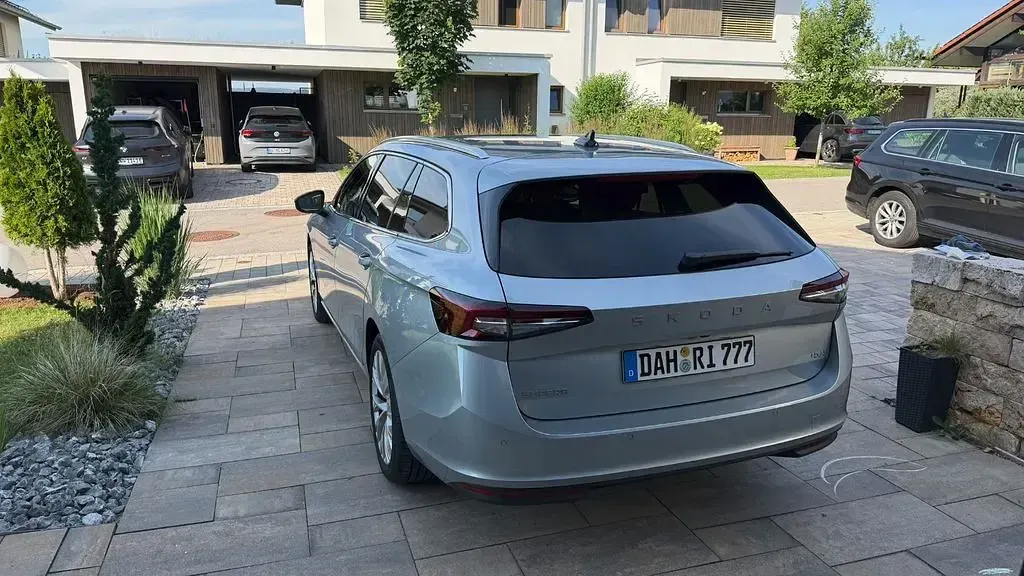 Gebraucht Skoda Superb Selection 193 PS (141 kW) 2024 Silber Limousine
