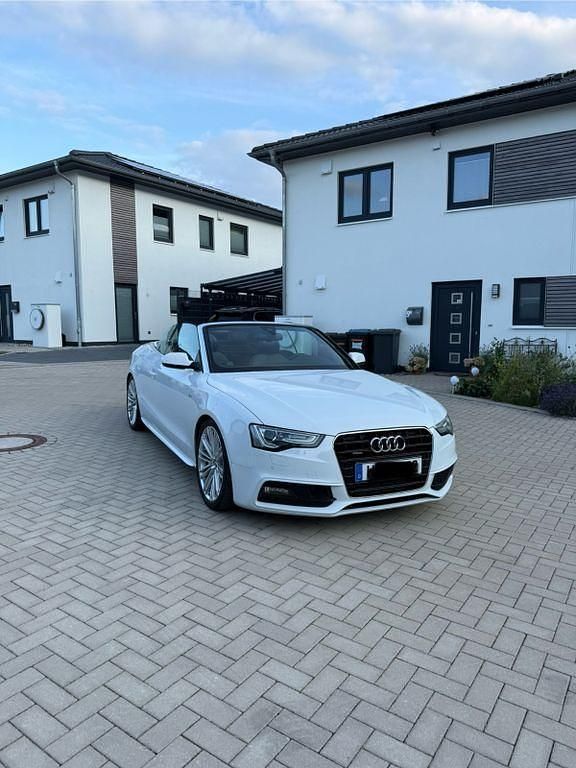 Weiß Gebraucht 2012 Audi A5 Cabriolet S-Line Cabrio | 17.999 € - Bild 1/4
