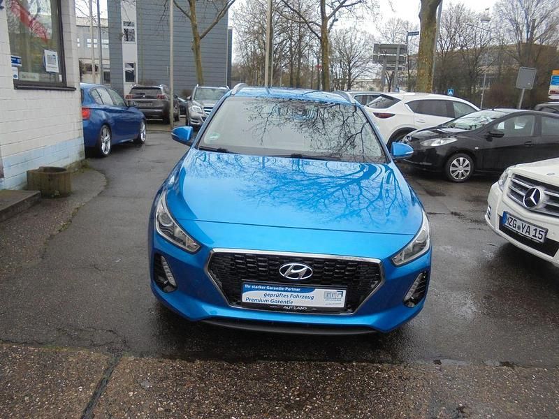 Gebraucht Hyundai i30 Style 140 PS (102 kW) 2018 Blau Kombi