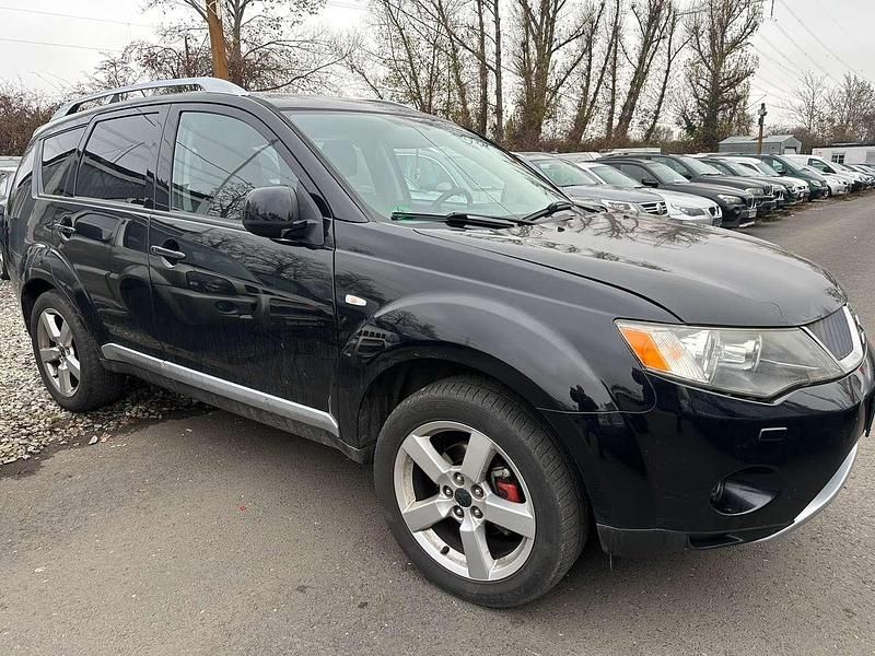 Pantherschwarz (p) Gebraucht 2007 Mitsubishi Outlander SUV | 3.390 € (Fairer Preis) - Bild 1/4