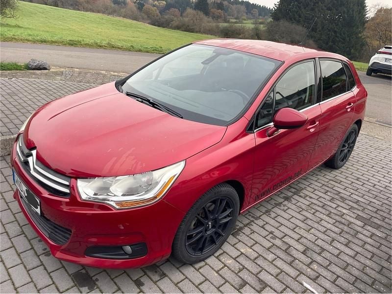 Gebraucht Citroën C4 120 PS (88 kW) 2013 Rot Limousine