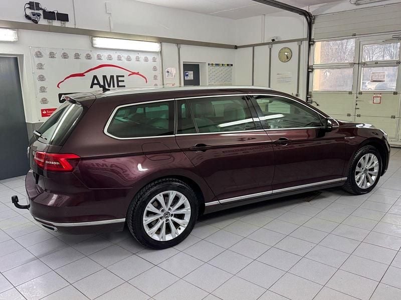Gebraucht VW Passat Highline 190 PS (139 kW) 2016 Rot Kombi