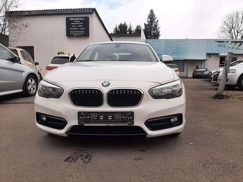 Gebraucht BMW 116 Sport Line 109 PS (80 kW) 2015 Weiß Kleinwagen
