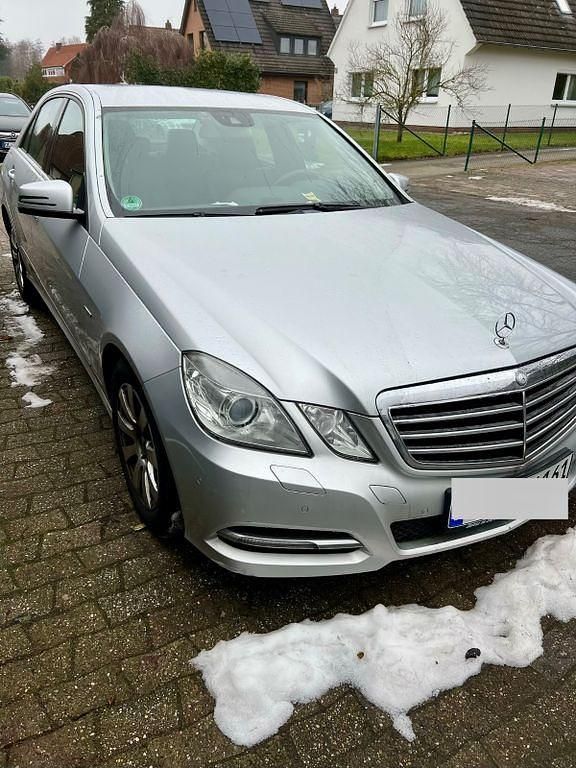 Gebraucht Mercedes 220 170 PS (125 kW) 2011 Silber Limousine