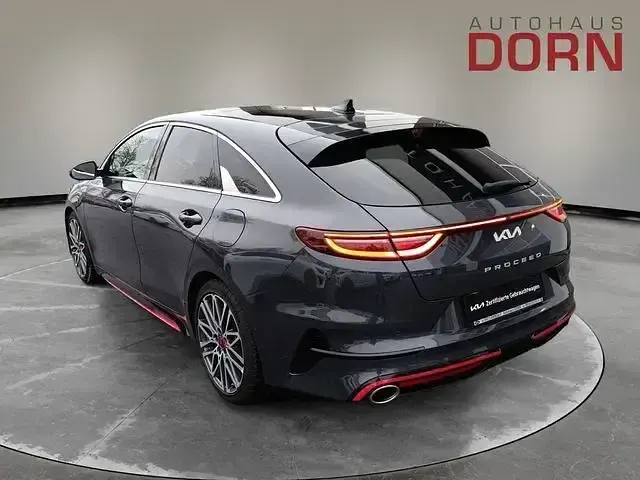 Gebraucht Kia ProCeed GT Comfort 204 PS (150 kW) 2022 Grau Kleinwagen