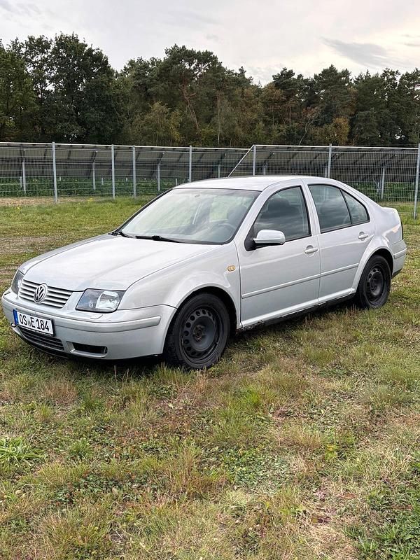 Silber Gebraucht 1999 VW Bora Limousine | 1.200 € (Guter Preis) - Bild 1/4
