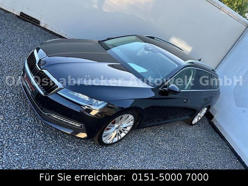 Schwarz Gebraucht 2020 Skoda Superb Kombi | 24.800 € (Teuer) - Bild 1/3