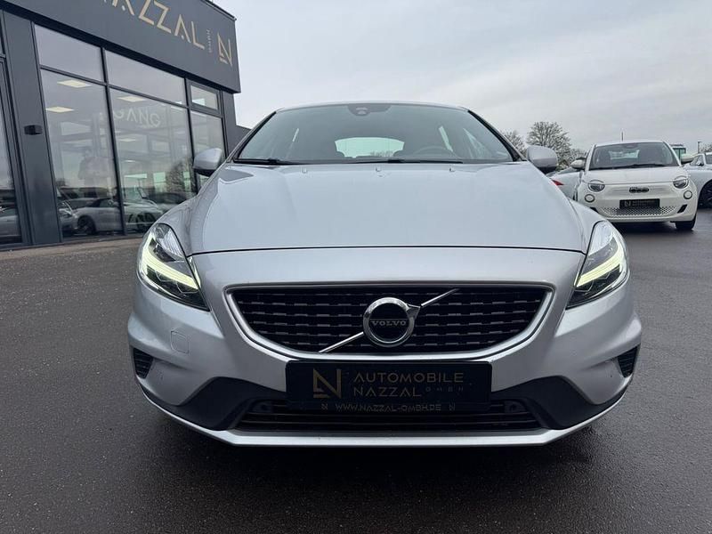 Gebraucht Volvo V40 R-Design 150 PS (110 kW) 2019 Silber Limousine