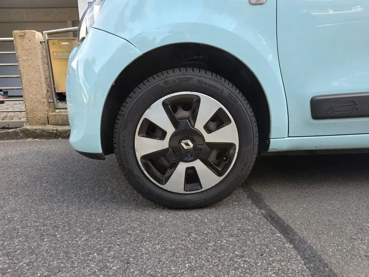 Używany Renault Twingo SE 71 KM (52 kW) 2018 Niebieski Hatchback