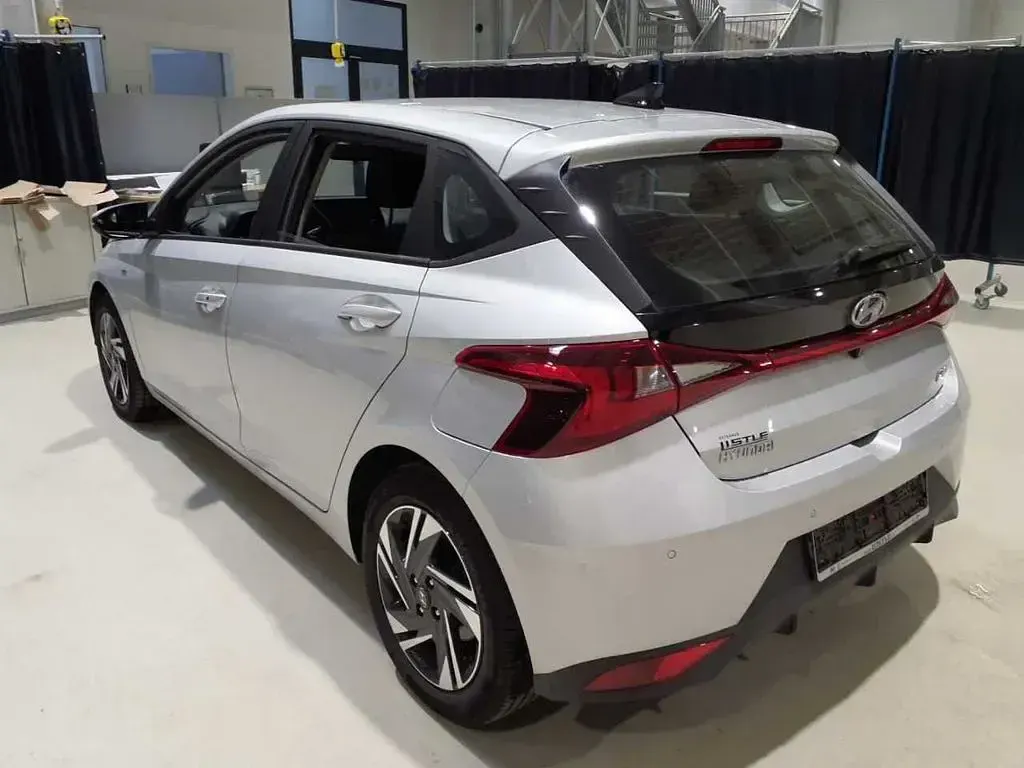 Gebraucht Hyundai i20 101 PS (74 kW) 2022 Silber Kleinwagen