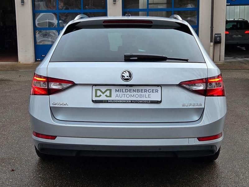 Gebraucht Skoda Superb Ambition 150 PS (110 kW) 2015 Silber Kombi