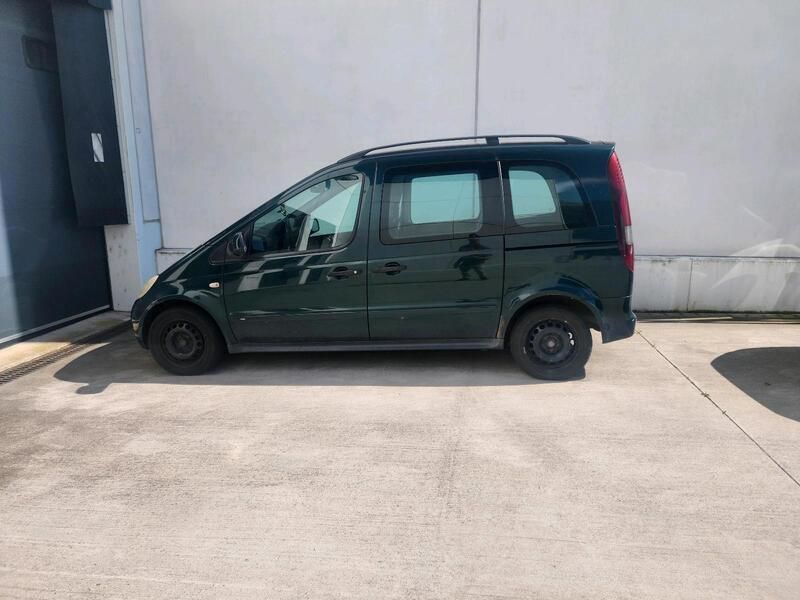 Grün Gebraucht 2004 Mercedes Vaneo Van / Kleinbus | 1.100 € (Guter Preis) - Bild 1/4