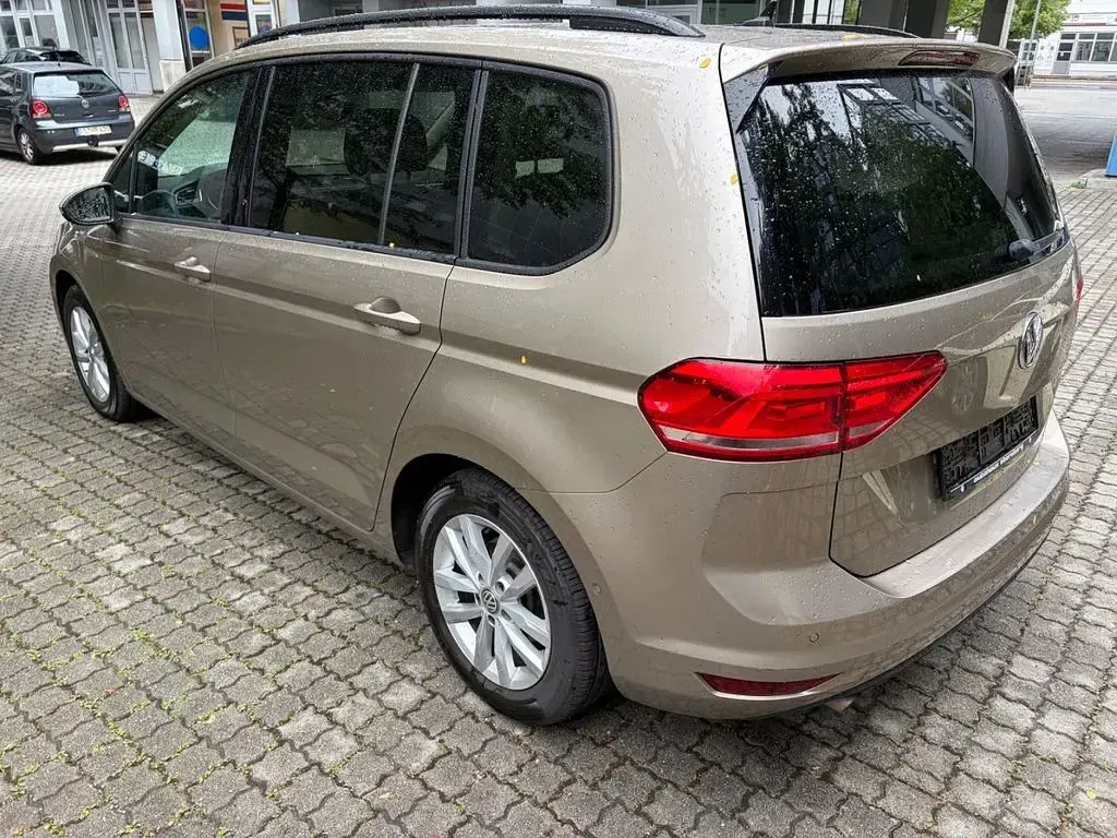 Gebraucht VW Touran 150 PS (110 kW) 2019 Beige Van / Kleinbus