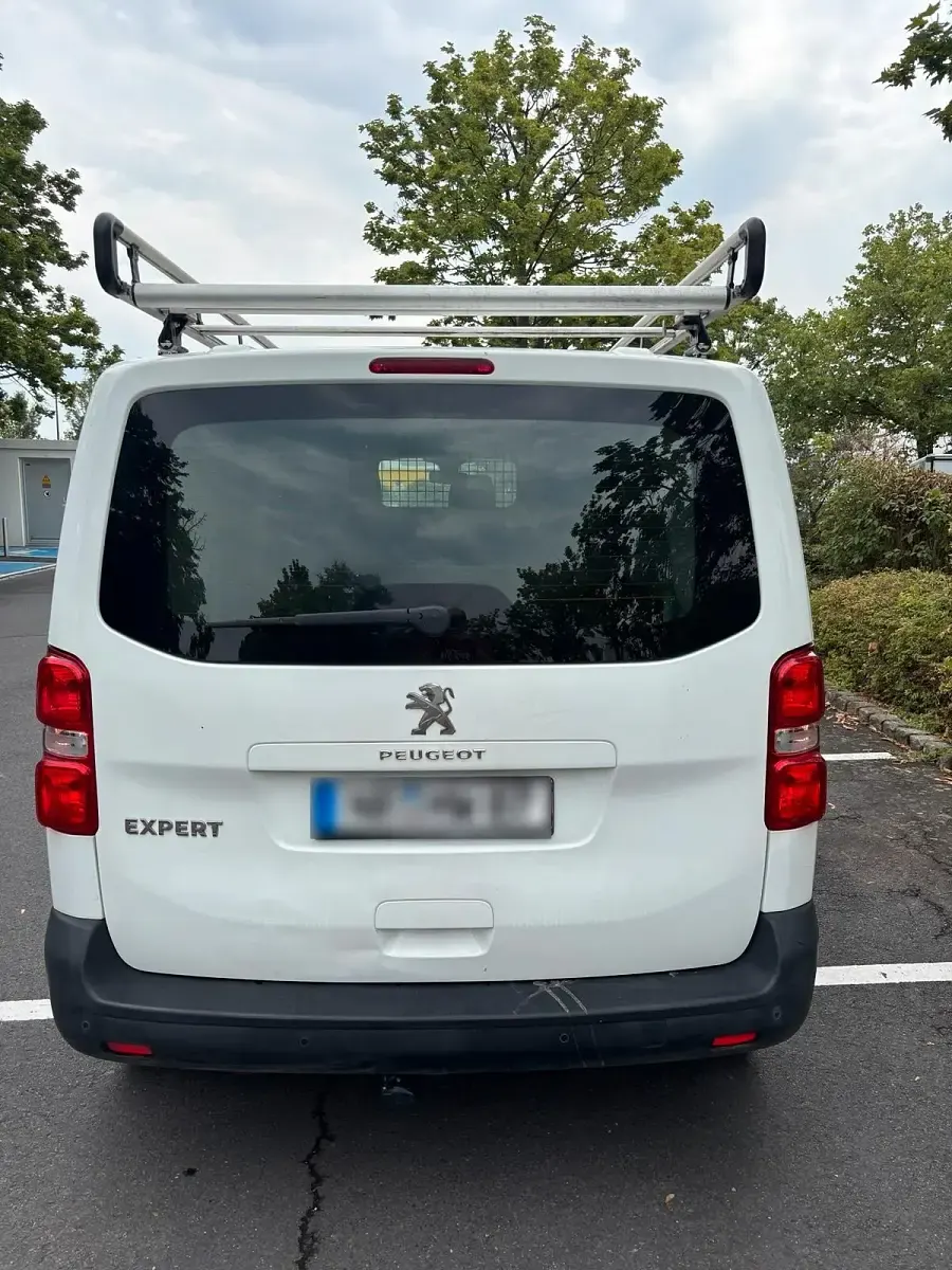 Gebraucht Peugeot Expert 122 PS (89 kW) 2018 Weiß Van