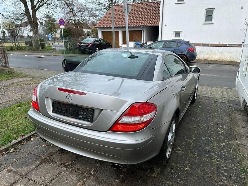 Second-hand Mercedes SLK200 163 CP (119 kW) 2007 Bej Cabrio