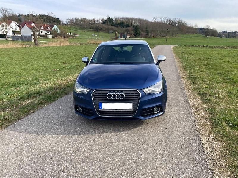 Gebraucht Audi A1 Sportback Sport 122 PS (89 kW) 2013 Blau Kleinwagen