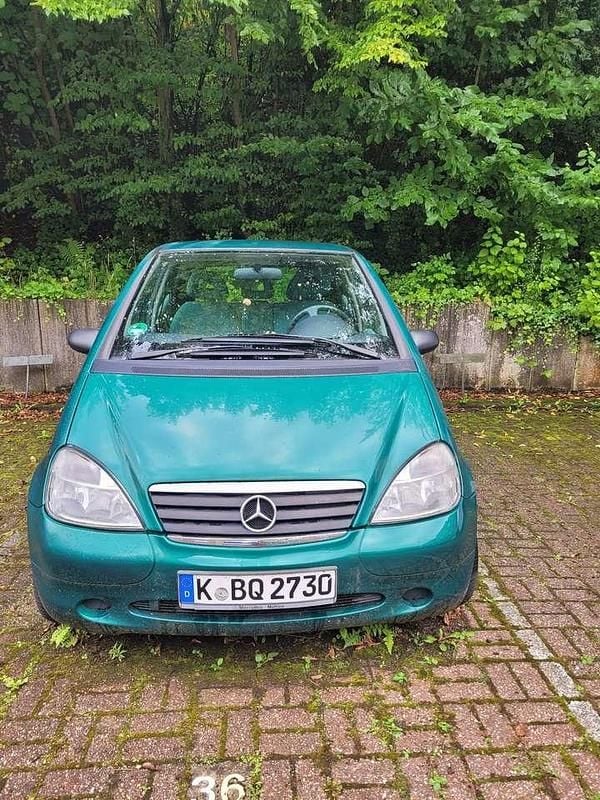 Grün Gebraucht 2000 Mercedes A140 Classic Limousine | 900 € (Guter Preis) - Bild 1/4