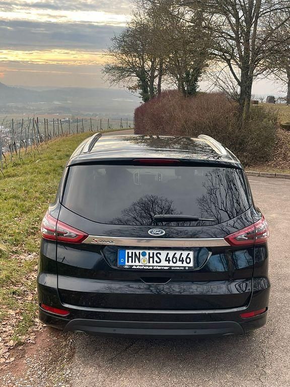 Gebraucht Ford S-MAX ST-Line 150 PS (110 kW) 2018 Schwarz Van / Kleinbus