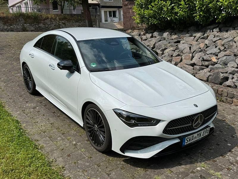 Gebraucht Mercedes CLA250 224 PS (164 kW) 2023 Weiß Limousine
