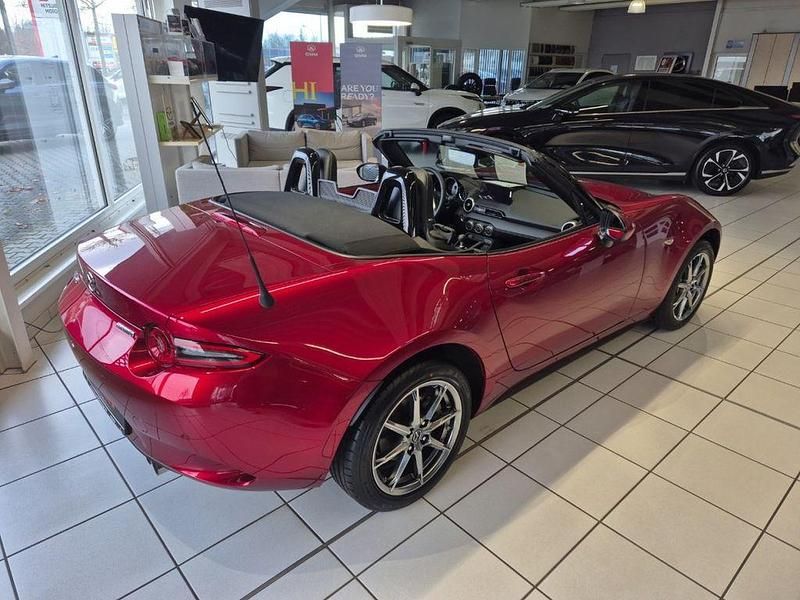 Neu Mazda MX5 132 PS (97 kW) 2025 Rot Cabrio