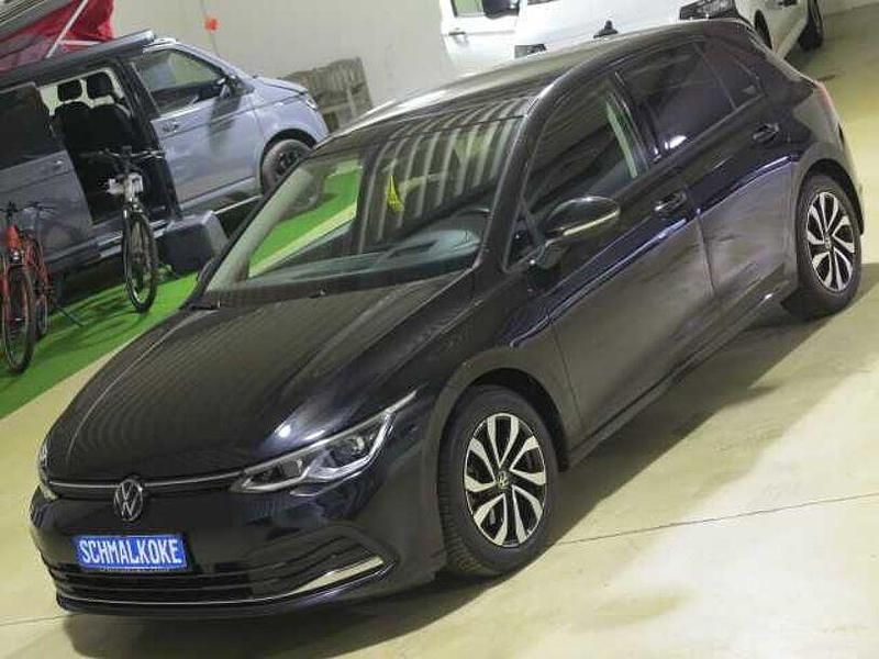 Gebraucht VW Golf VIII Active 150 PS (110 kW) 2022 Deep black pearlescent (metallic) Limousine