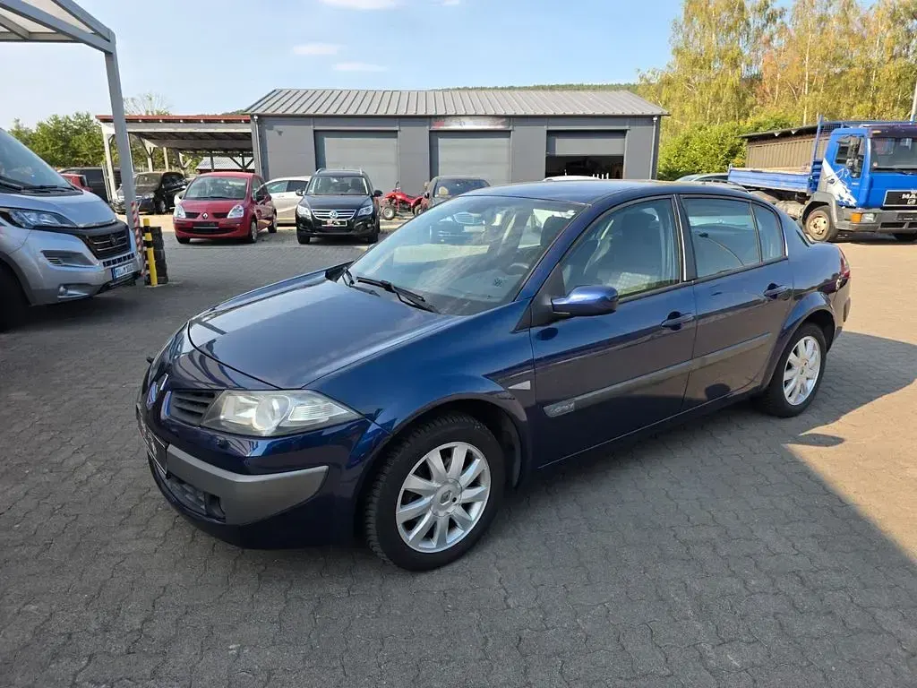 Gebraucht Renault Mégane II Avantage 111 PS (81 kW) 2006 Blau Limousine