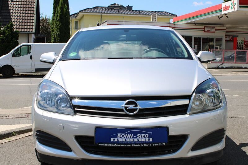Silber Gebraucht 2006 Opel Astra GTC Limousine | 3.900 € (Fairer Preis) - Bild 1/4