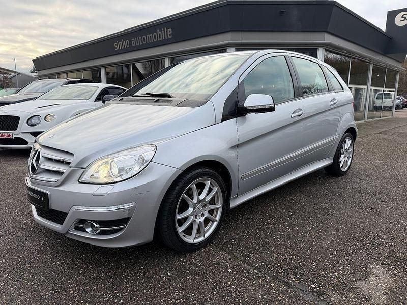 Polarsilber metalliclack Gebraucht 2009 Mercedes B180 Sport Van / Kleinbus | 3.500 € (Superpreis) - Bild 1/4