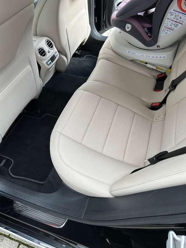 Gebraucht Mercedes E220 Avantgarde 194 PS (142 kW) 2016 Schwarz Limousine