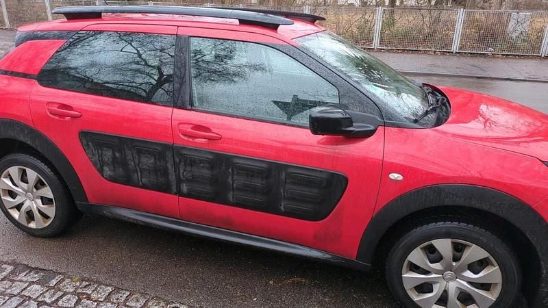 Gebraucht Citroën C4 Cactus 82 PS (60 kW) 2014 Rot Kleinwagen