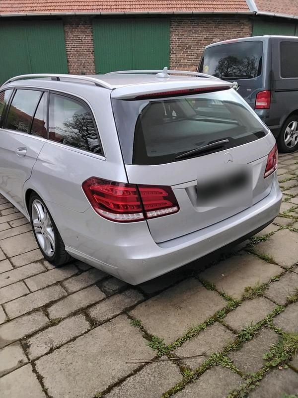 Gebraucht Mercedes E220 170 PS (125 kW) 2013 Silber Kombi