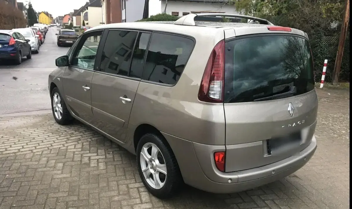 Gebraucht Renault Espace 173 PS (127 kW) 2011 Gold Van / Kleinbus