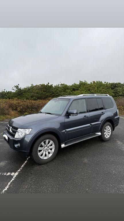Gebraucht Mitsubishi Pajero Instyle 199 PS (146 kW) 2010 Blau SUV