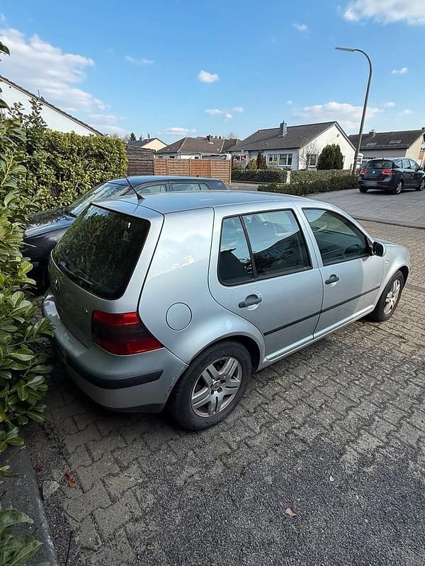 Gebraucht VW Golf IV 101 PS (74 kW) 2002 Silber Limousine