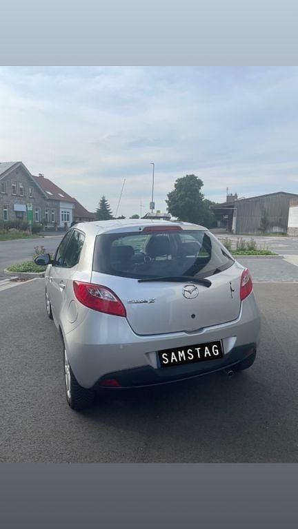 Silber Gebraucht 2009 Mazda 2 Independence Limousine | 4.000 € (Guter Preis) - Bild 1/4