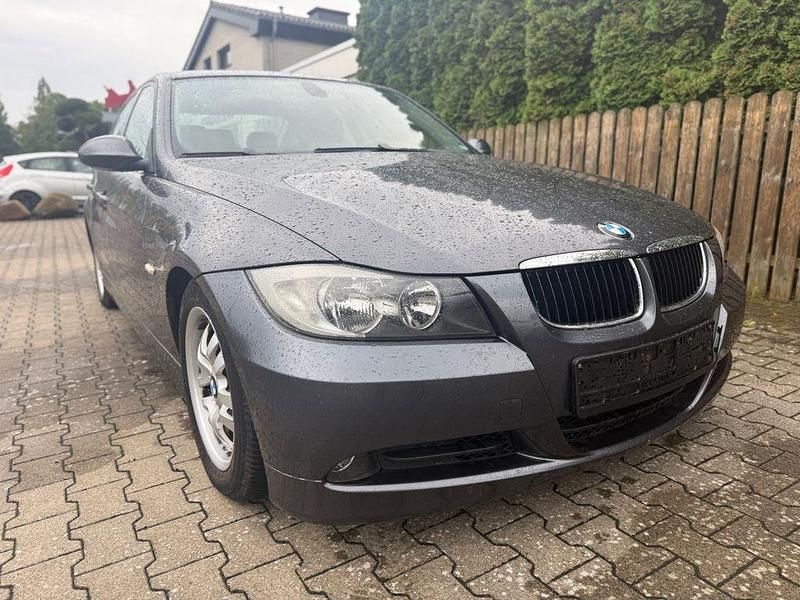 Grau Gebraucht 2007 BMW 320 Performance Limousine | 2.490 € (Superpreis) - Bild 1/4