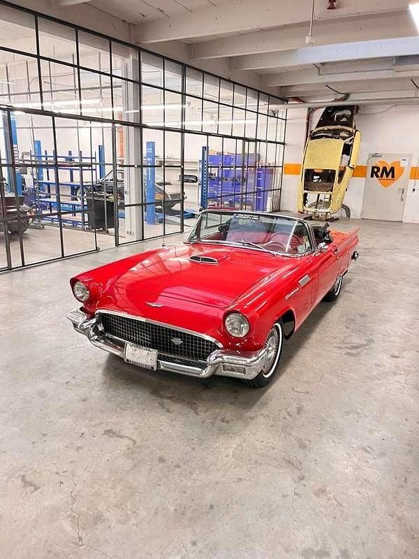Gebraucht Ford Thunderbird 245 PS (180 kW) 1957 Rot Cabrio