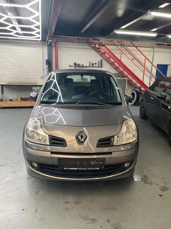 Grau Gebraucht 2010 Renault Modus Van / Kleinbus | 2.495 € (Fairer Preis) - Bild 1/4