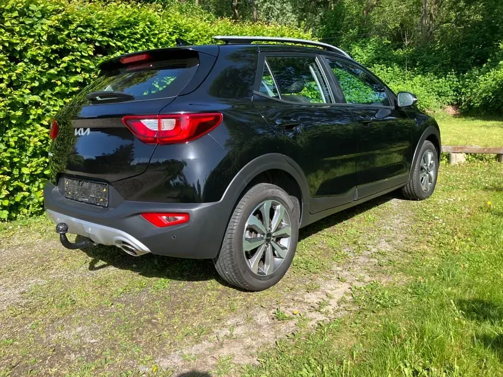 Używany Kia Stonic Vision 101 KM (74 kW) 2024 Czarny SUV