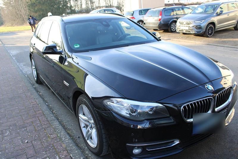 Schwarz Gebraucht 2014 BMW 520 Kombi | 10.999 € (Fairer Preis) - Bild 1/4