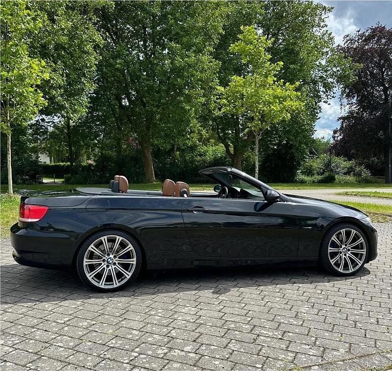 Gebraucht BMW 330 Cabriolet 230 PS (169 kW) 2008 Schwarz Cabrio