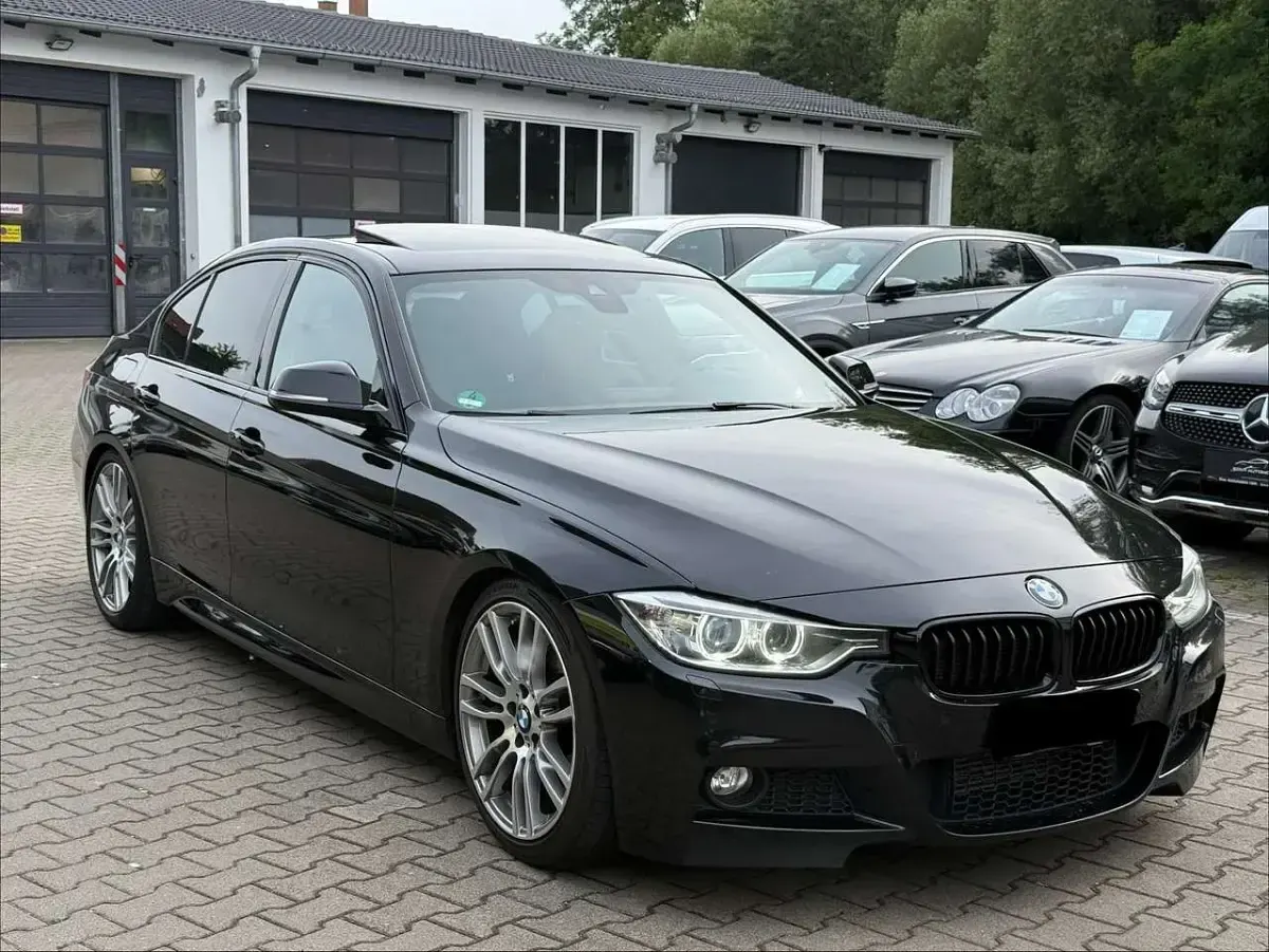Gebraucht BMW 320 M Sport 184 PS (135 kW) 2012 Black sapphire metallic Limousine