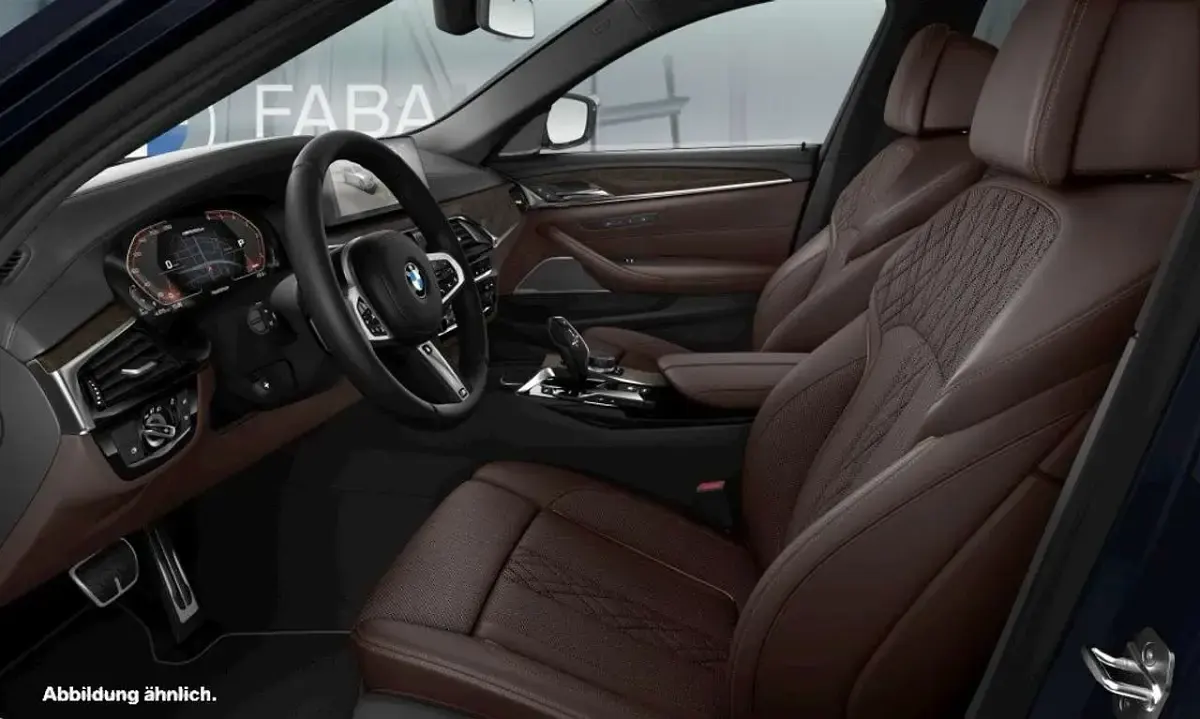 Gebraucht BMW 550 400 PS (294 kW) 2019 Carbonschwarz Kombi