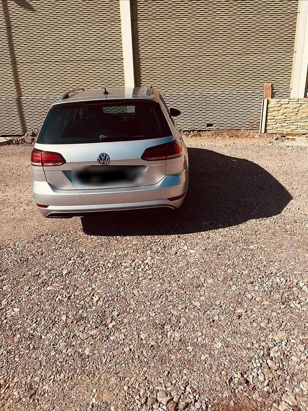 Gebraucht VW Golf VII 150 PS (110 kW) 2019 Silber Kombi