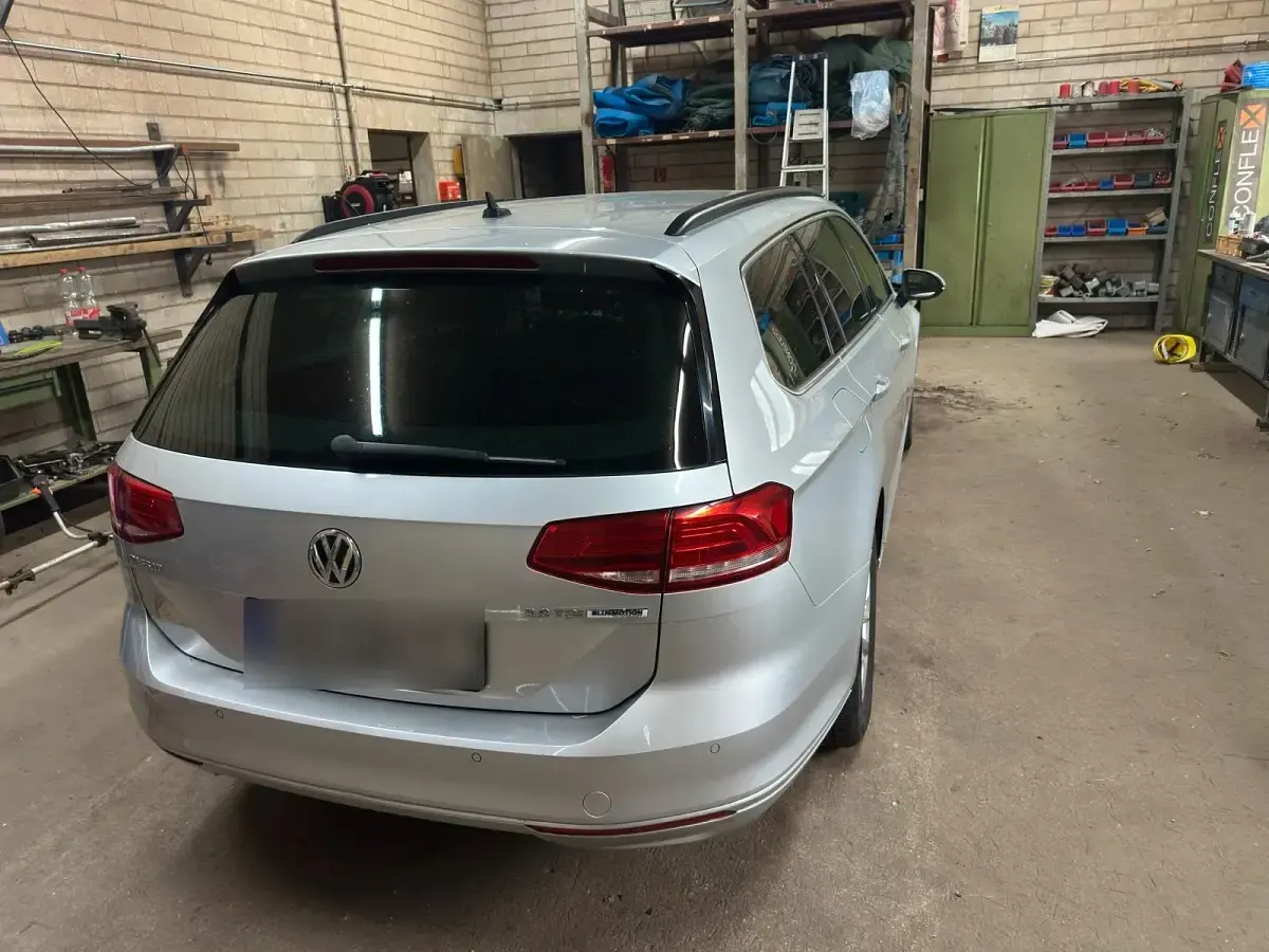 Gebraucht VW Passat 150 PS (110 kW) 2017 Silber Kombi