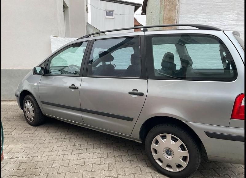 Gebraucht Ford Galaxy 140 PS (102 kW) 2005 Silber Van / Kleinbus